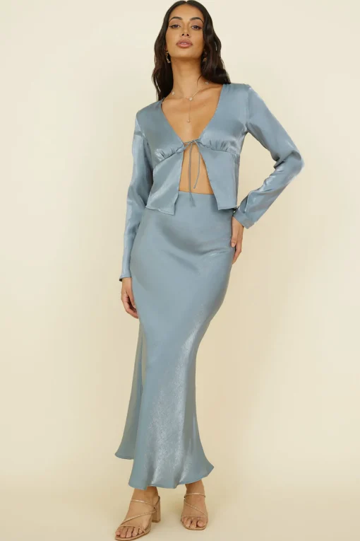 Bouquet of Flowers Top Grey