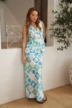 Collecting Seashells Vest Top Blue