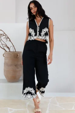 Dreaming Softly Vest Top Black