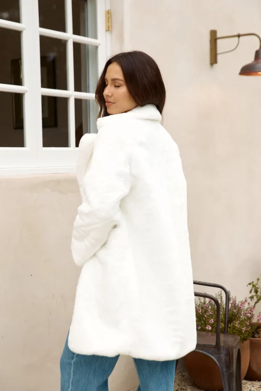 Fuzzy Feeling Coat White