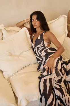 Siren Calling Maxi Dress Black