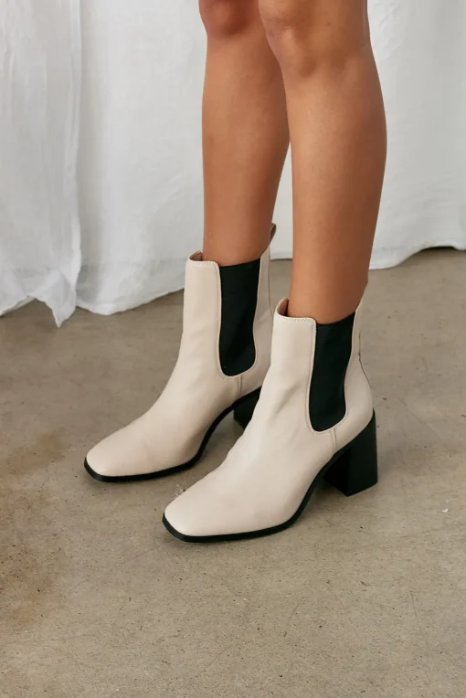 VERALI Link Chelsea Gusset Boots Bone