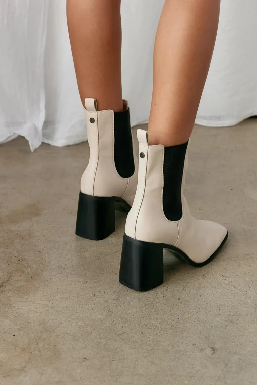 VERALI Link Chelsea Gusset Boots Bone